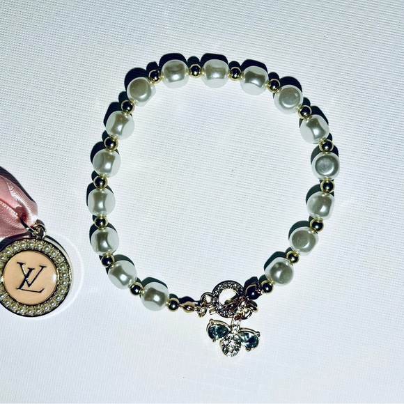 Set: 1. Louis Vuitton Gold & Pearl Pendant, 2. 8” Freshwater Pearl Like Bracelet - Picture 6 of 9